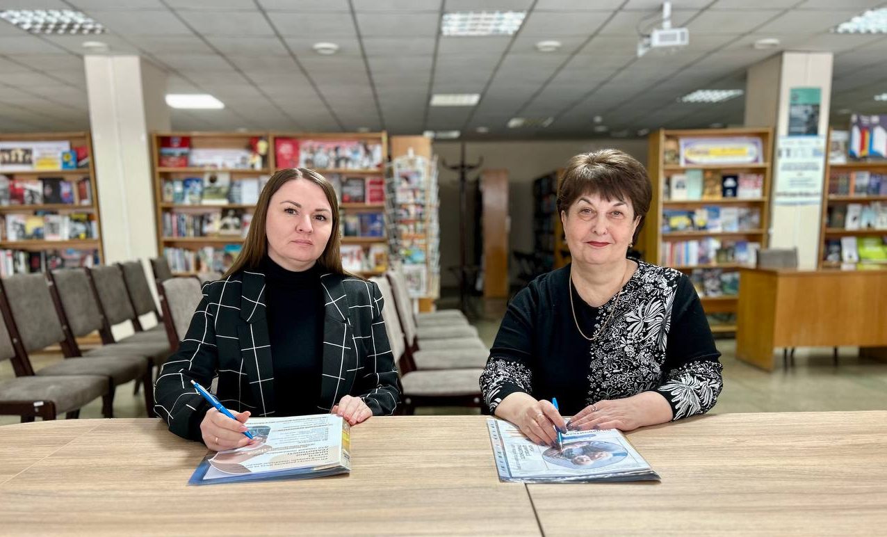 РОЗШИРЮЄМО ГЕОГРАФІЮ ЦИФРОВОЇ ГРАМОТНОСТІ ДЛЯ ЛЮДЕЙ ПОВАЖНОГО ВІКУ У ЦЕНТРІ МІСТА!